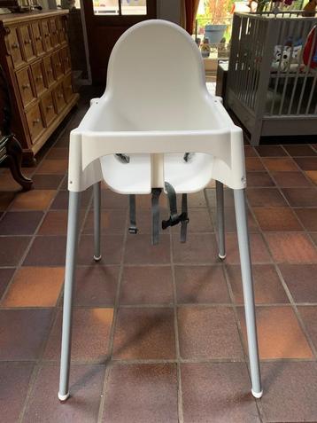 Witte IKEA kinderstoel beschikbaar voor biedingen