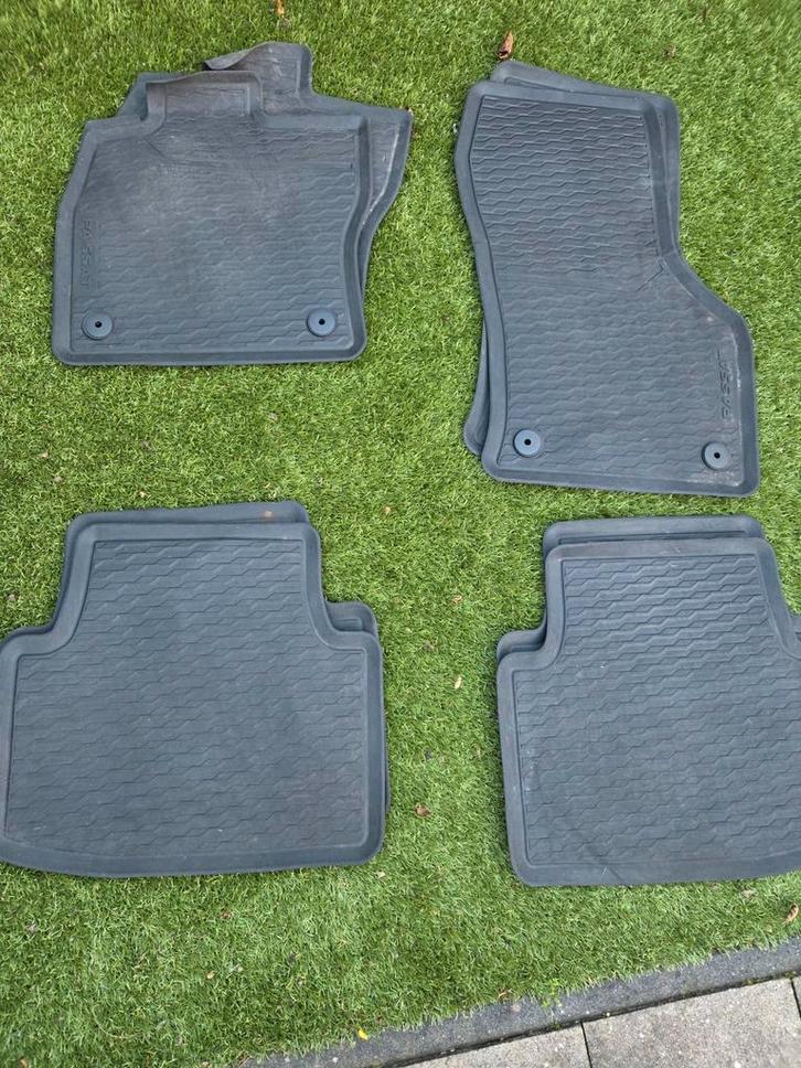 2x Passat Rubberen Automatten Set, Auto diversen, Automatten, Gebruikt, Ophalen of Verzenden