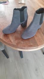 Grijze suède enkellaarsjes H&M 39. Nieuw., Ophalen of Verzenden, Zo goed als nieuw, Rond, Casual