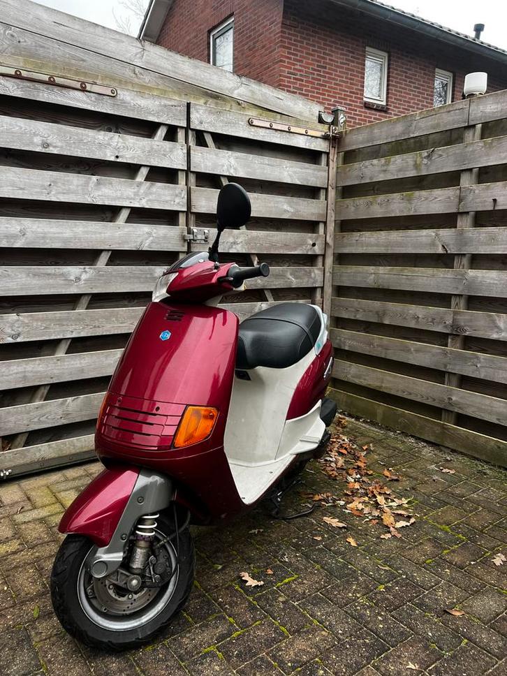 Piaggio SKR 125 2-Takt bordeaux rood :skipper 125, Fietsen en Brommers, Scooters | Piaggio, Zo goed als nieuw, Zip, Maximaal 45 km/u