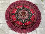Rood Antiek Tafelkleed doorsnede 86 cm met haren, Antiek en Kunst, Antiek | Kleden en Textiel, Ophalen of Verzenden