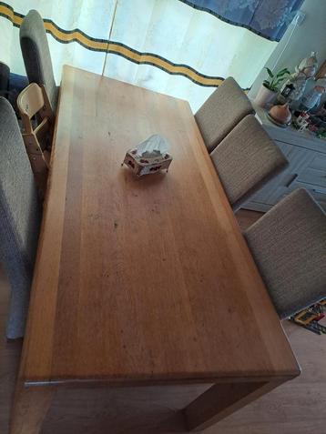 Massieve houten diner tafel beschikbaar voor biedingen