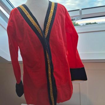 Rode Jas met Gouden Details - Maat 110-116 beschikbaar voor biedingen