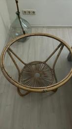 rotan tafeltje/Retro/Vintage, Huis en Inrichting, Tafels | Bijzettafels, Gebruikt, Retro Vintage, Rond, 55 tot 75 cm