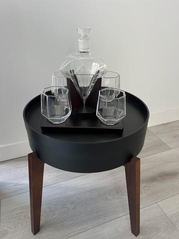 Whiskey set karaf diamant met tafeltje  beschikbaar voor biedingen