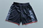 maat 152 sportbroek sport broekje zwart rode streep bies, Kinderen en Baby's, Kinderkleding | Maat 152, Ophalen of Verzenden, Gebruikt