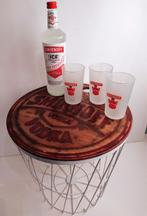 Smirnoff tafeltje incl glazen en de originele fles ( Nieuw ), Overige materialen, Gebruikt, Mand, Rond
