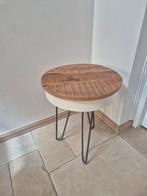 Tafeltje/bijzettafel, Minder dan 55 cm, Rond, Zo goed als nieuw, Hout