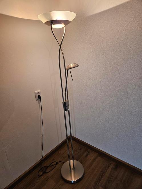 Vloerlamp - Chroom metaal, Huis en Inrichting, Lampen | Vloerlampen, Zo goed als nieuw, 150 tot 200 cm, Metaal, Ophalen
