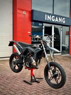 BETA RR50 Motard schakelbrommer AM6 2024 NIEUWSTAAT, Fietsen en Brommers, Brommers | Derbi, Ophalen, 6 versnellingen, Maximaal 45 km/u