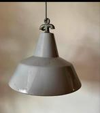 Vintage industriële emaille fabrieks hanglamp, grijs,emaille, Huis en Inrichting, Lampen | Hanglampen, Minder dan 50 cm, Industrieel, vintage