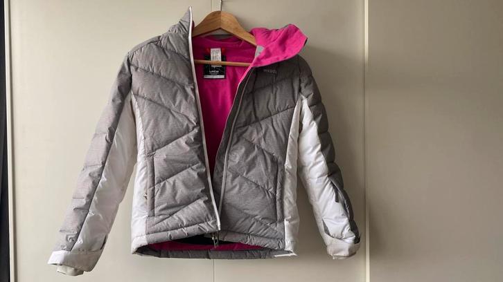 Warme Wedze ski-jas voor meisjes. Maat 125-132 - 8 jaar, Kinderen en Baby's, Kinderkleding | Maat 128, Zo goed als nieuw, Meisje