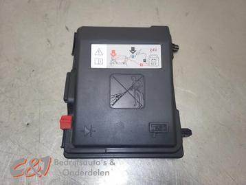 Zekeringkast van een Opel Vivaro beschikbaar voor biedingen