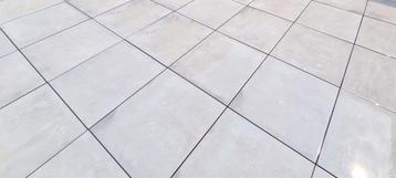 Keramische terrastegel 60x60x4cm betonlook (ca. 18m2) beschikbaar voor biedingen