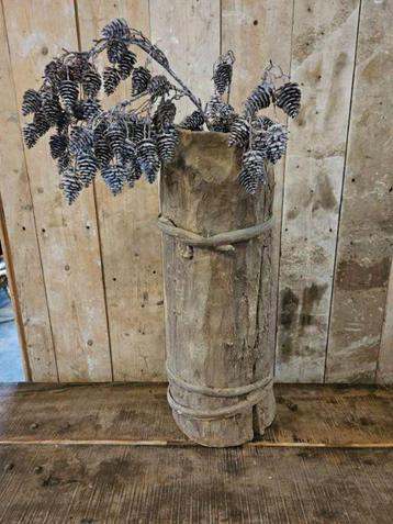 oude boomstamton ``WOONWINKEL RUSTIEK`` beschikbaar voor biedingen