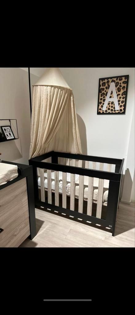 Babybed TWF incl. beddengoed en matras, Kinderen en Baby's, Kinderkamer | Complete kinderkamers, Zo goed als nieuw, Jongetje of Meisje