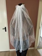 Middel lange sluier met parels en strik, Kleding | Dames, Trouwkleding en Trouwaccessoires, Ophalen of Verzenden, Nieuw, Wit, Accessoires