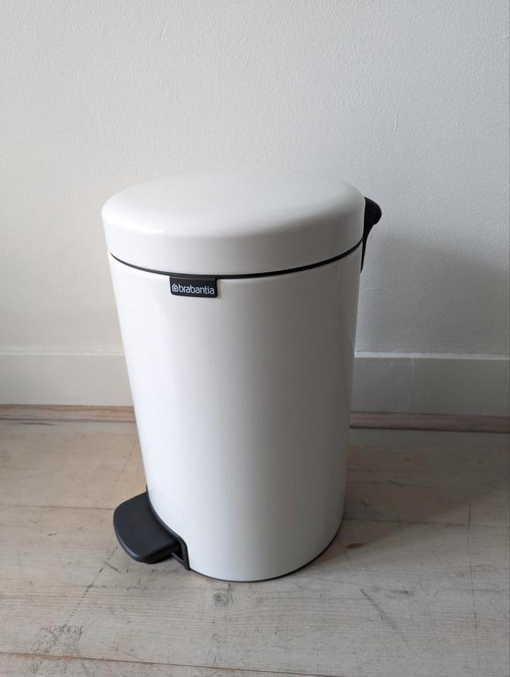 Brabantia NewIcon 12L rvs prullenbak wit, Huis en Inrichting, Woonaccessoires | Prullenbakken, Zo goed als nieuw, Rvs, Minder dan 50 cm