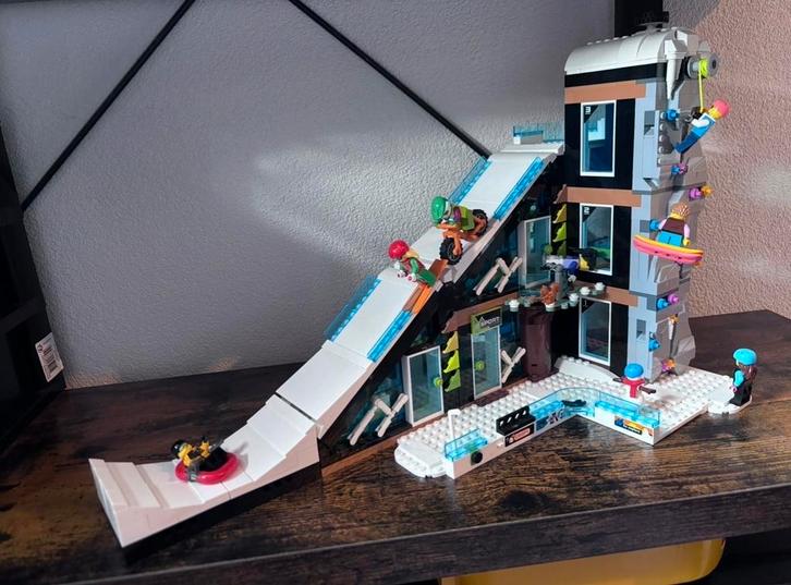 LEGO City Ski- en Klimcentrum 60366, Kinderen en Baby's, Speelgoed | Bouwstenen, Nieuw, Overige merken, Ophalen of Verzenden