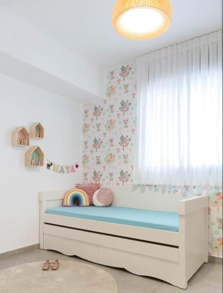 Mooi kinderbed van massief hout, Kinderen en Baby's, Kinderkamer | Bedden, Zo goed als nieuw, 180 cm of meer, 70 tot 85 cm, Matras