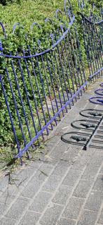 Partij (smeed) ijzeren sierhekken (lengte 550cm) brocante, Tuin en Terras, Ophalen, Gebruikt, IJzer, Tuinhek