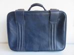 Vintage blauwe kunstleren koffer, Sieraden, Tassen en Uiterlijk, Koffers, Overige materialen, Gebruikt, 50 tot 60 cm, Slot