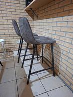 2 Taupe suède barkrukken, Gebruikt, Met voetsteun, 60 tot 90 cm, Ophalen of Verzenden