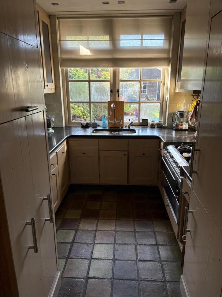 Klassieke keuken in U-opstelling, Huis en Inrichting, Keuken | Complete keukens, Gebruikt, U-keuken, Crème, Graniet of Steen, Hoogglans of Gelakt