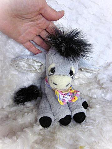 Kleine ezel Punky - pluche Artist bear - 20cm beschikbaar voor biedingen