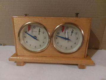 Vintage houten Jerger schaakklok. beschikbaar voor biedingen