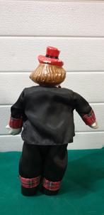 -	Clown met muziek porselein vintage, Verzamelen, Poppen, Ophalen of Verzenden, 'T Olde Gre-j, Info@toldegrej.nl, Endepoelstraat 20f Didam