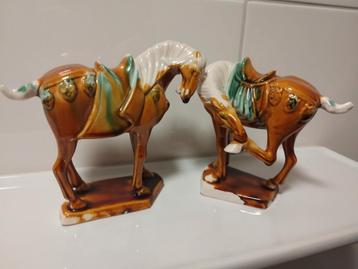 Oud chinees Tang dynastie majolica paarden beschikbaar voor biedingen