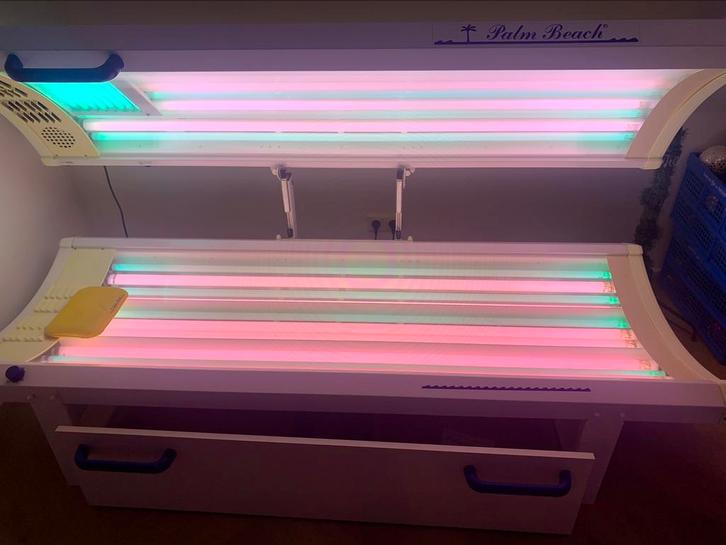 Palm Beach Zonnebank met gezichtsbruiner, Witgoed en Apparatuur, Zonnebanken en Gezichtsbruiners, Zo goed als nieuw, Zonnebank dubbelzijdig