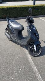 Piaggio zip 125cc brom, Fietsen en Brommers, Scooters | Piaggio, Ophalen, Maximaal 45 km/u, Zip, Zo goed als nieuw