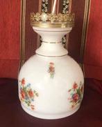 Brocante hanglamp met olielamp kap glas wit antiek bloemen, Ophalen of Verzenden, Glas, Antiek / klassiek, Minder dan 50 cm