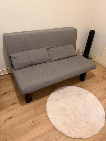 Bank, slaapbank beschikbaar voor biedingen