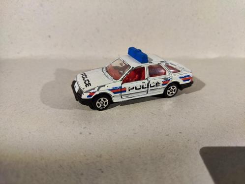 Corgi Ford Sierra 2.3 Ghia, Hobby en Vrije tijd, Modelauto's | Overige schalen, Gebruikt, Auto, Ophalen of Verzenden
