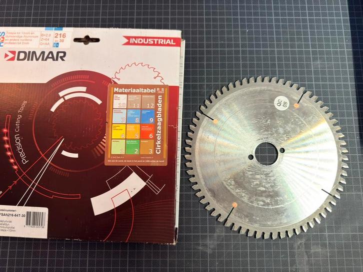 Dimar MFSAN 216x30 mm 64T zaagblad - voor alu/RVS/non-ferro!, Doe-het-zelf en Verbouw, Gereedschap | Zaagmachines, Zo goed als nieuw