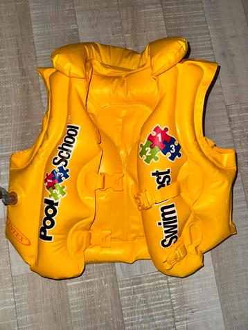 Klein kids baby zwemvest. Opblaasbaar beschikbaar voor biedingen