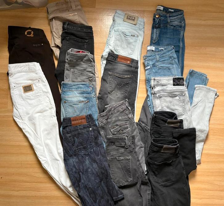 Jeans, designer, pakket van 16 jeans, maten 26/27/28/, Kleding | Dames, Spijkerbroeken en Jeans, Zo goed als nieuw, W28 - W29 (confectie 36)