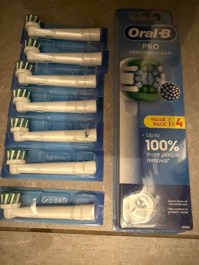 11x Oral-B Pro Precision Clean Opzetborstels - Nieuw, Ophalen of Verzenden, Nieuw, Opzetborstel