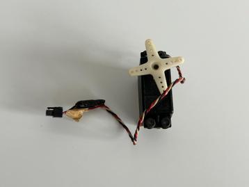 Vintage servo 1/10 rc auto beschikbaar voor biedingen