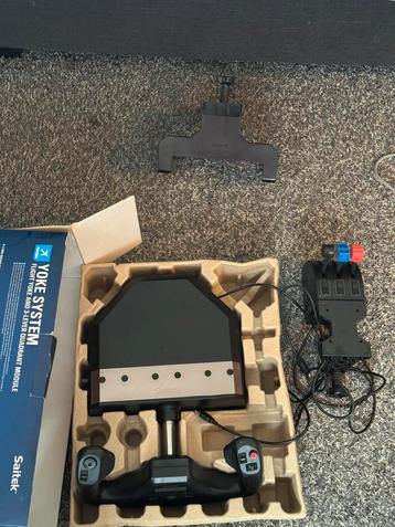 Saitek Flight Stick / Joystick beschikbaar voor biedingen
