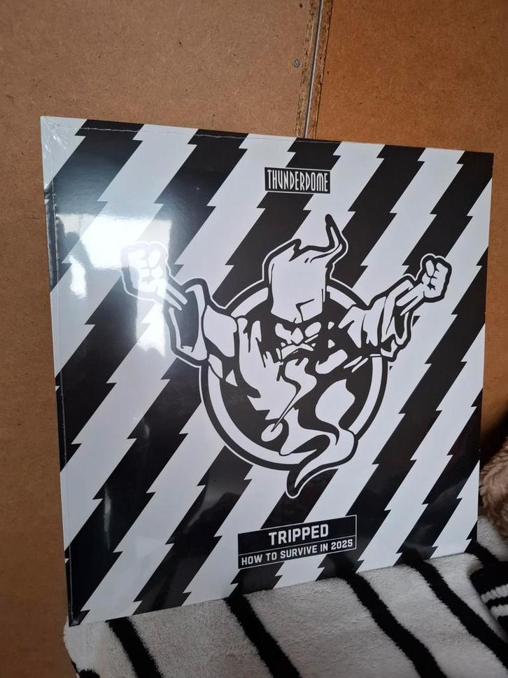 Thunderdome vinyl Tripped - how to survive in 2025, Cd's en Dvd's, Vinyl | Dance en House, Nieuw in verpakking, 12 inch, Ophalen of Verzenden