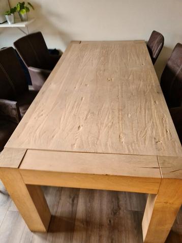 Eettafel eikenhout beschikbaar voor biedingen