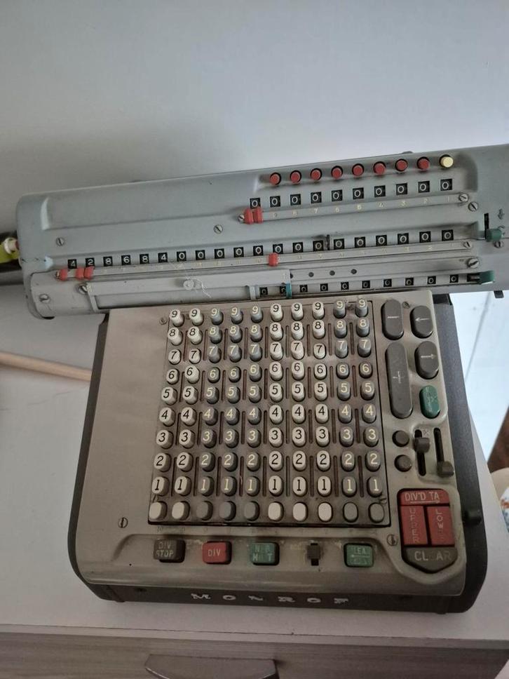 Vintage Monroe Rekenmachine - Elektrisch, Antiek en Kunst, Antiek | Kantoor en Zakelijk, Ophalen