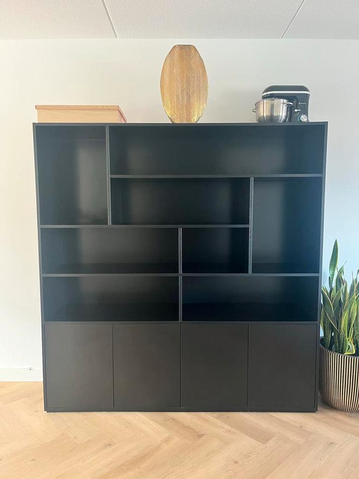 Buffetkast Madrid met verlichting, Huis en Inrichting, Kasten | Boekenkasten, Zo goed als nieuw, 150 tot 200 cm, 150 tot 200 cm