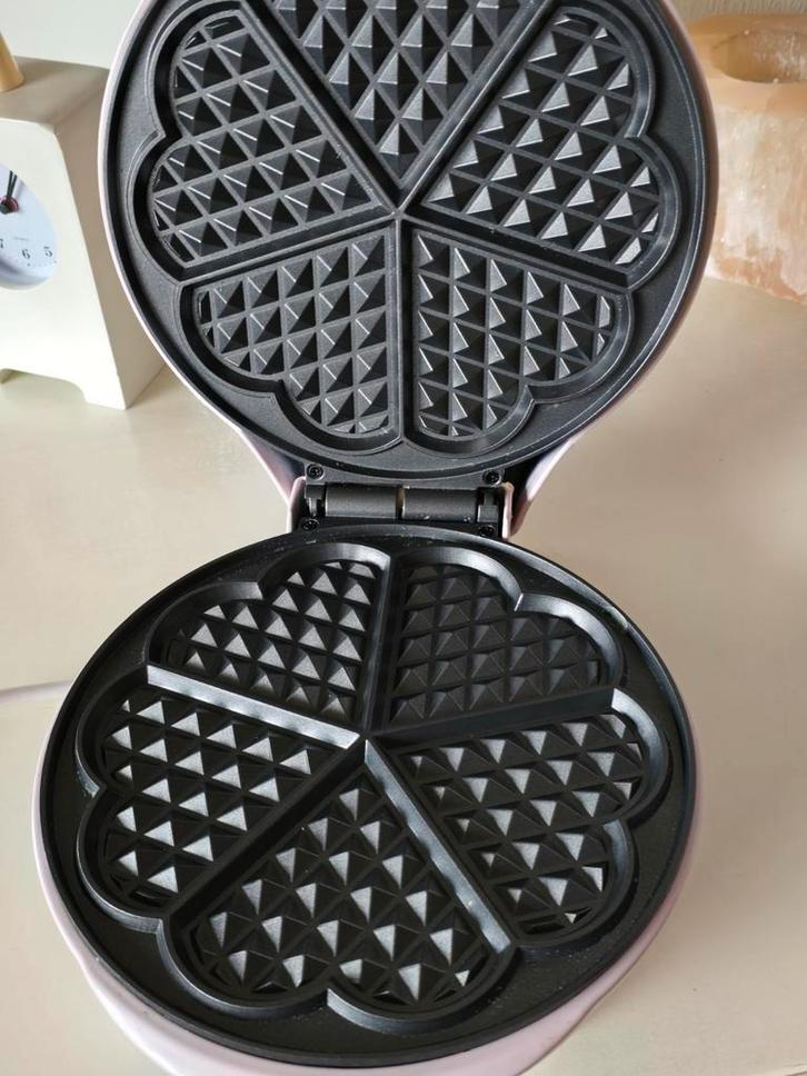 Nieuw Roze Wafelijzer Hartjes - Perfect voor de feestdagen!, Witgoed en Apparatuur, Wafelijzers, Nieuw, Ophalen