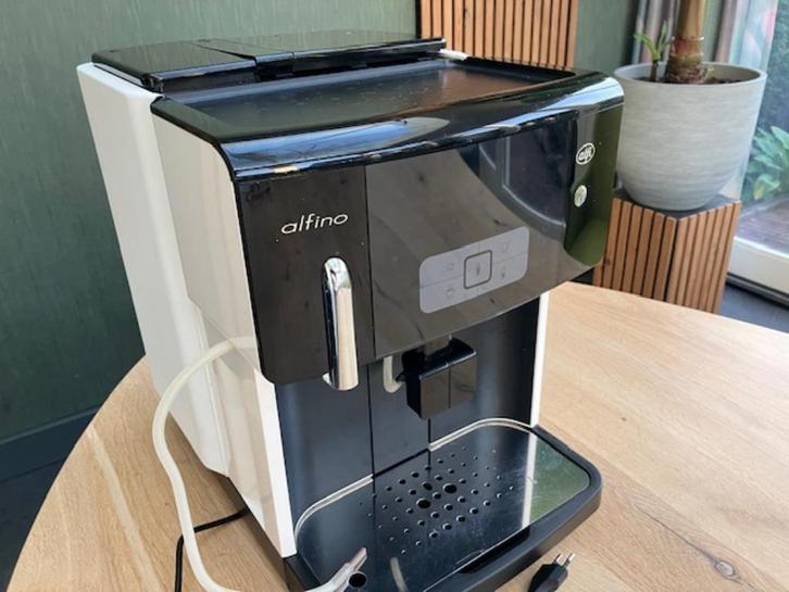 Vol automatische koffiemachine WMF, Witgoed en Apparatuur, Koffiezetapparaten, Zo goed als nieuw, Koffiebonen, Koffiemachine, 10 kopjes of meer