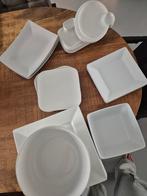 Borden en schalen set van 27...leuk als je op jezelf gaat, Huis en Inrichting, Keuken | Servies, Ophalen of Verzenden, Overige stijlen